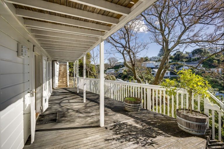 Photo of property in 12 Hadfield Terrace, Bluff Hill, Napier, 4110