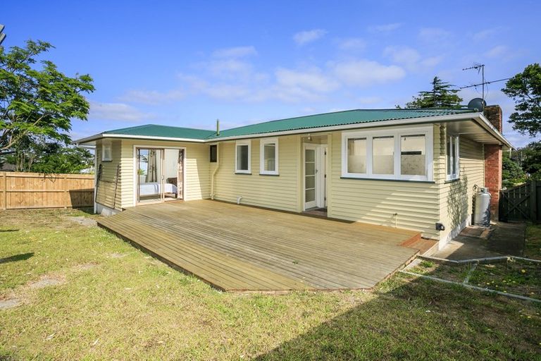 Photo of property in 40 Bond Crescent, Forrest Hill, Auckland, 0620