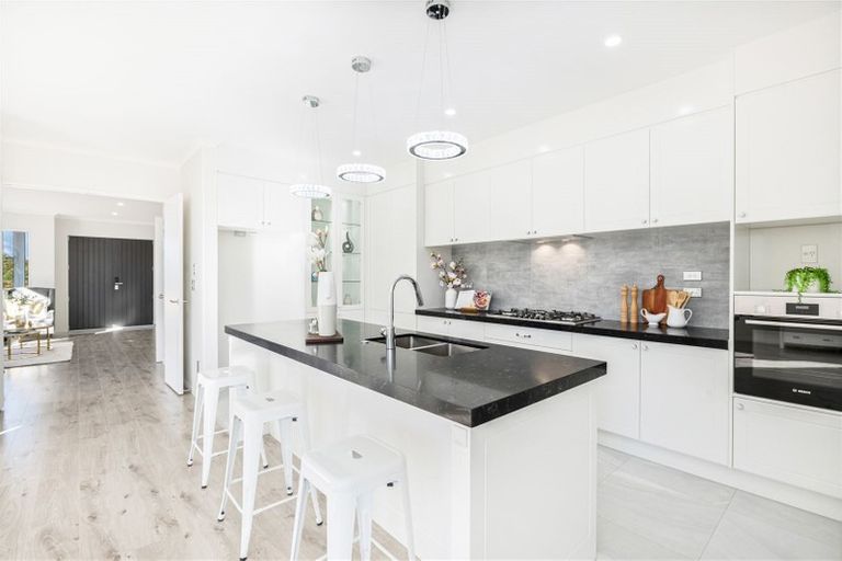 Photo of property in 50 Elevation Street, Flat Bush, Auckland, 2019