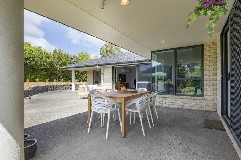 Photo of property in 14 Applemoors Way, Riverhead, 0820