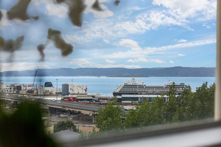 Photo of property in Grosvenor Flats, 19 Cottleville Terrace, Thorndon, Wellington, 6011