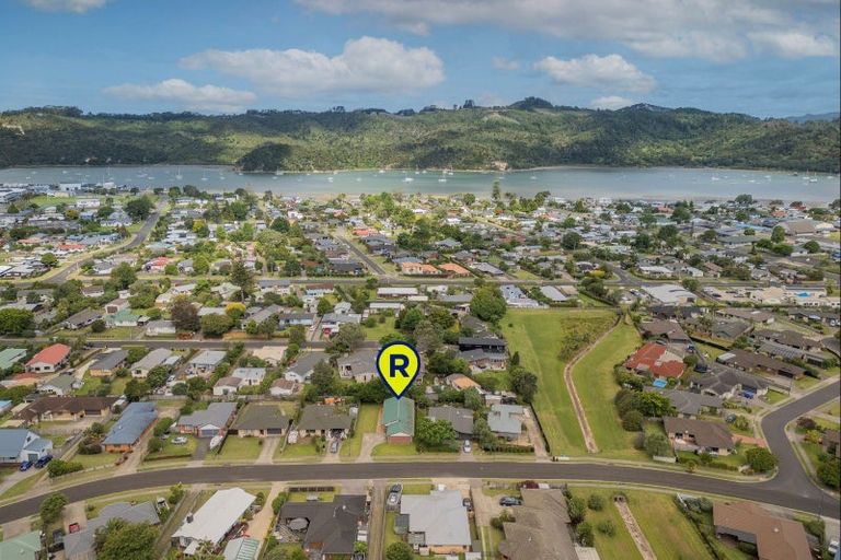 Photo of property in 40 Cholmondeley Crescent, Whitianga, 3510