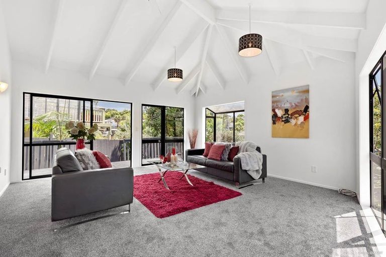 Photo of property in 2/47 Sheridan Drive, New Lynn, Auckland, 0600