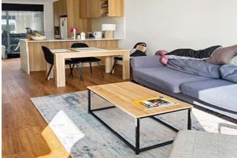 Photo of property in 10/25 Tranent Road, Mangere, Auckland, 2022