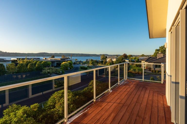 Photo of property in 24 Pukenamu Road, Rainbow Point, Taupo, 3330