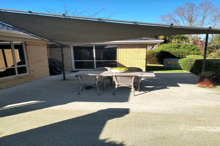 Photo of property in 2 Sovereign Isle Lane, Rototuna, Hamilton, 3210