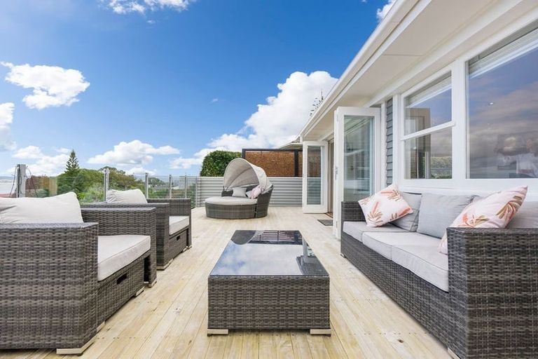 Photo of property in 16 Hadfield Street, Beach Haven, Auckland, 0626