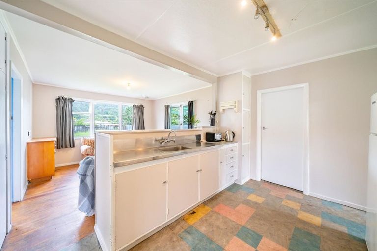 Photo of property in 11 Moohan Street, Wainuiomata, Lower Hutt, 5014