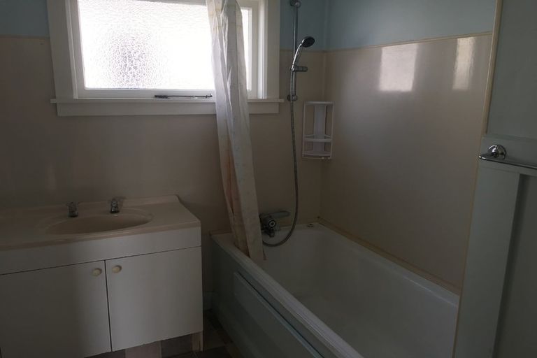 Photo of property in 63 Shamrock Street, Takaro, Palmerston North, 4412