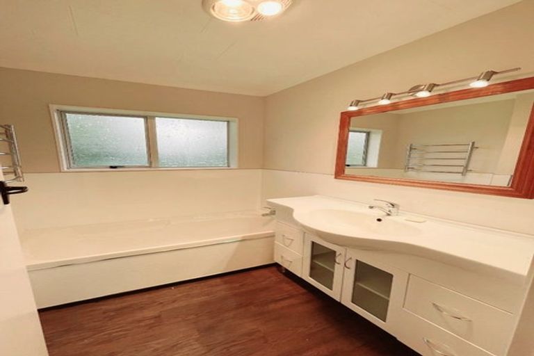 Photo of property in 27 Warkworth Grove, Bell Block, New Plymouth, 4312