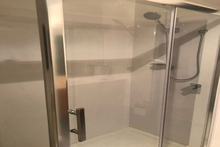 Photo of property in 1/13 Braemar Road, Castor Bay, Auckland, 0620