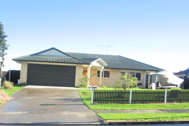 Photo of property in 6 Saralee Drive, Manurewa, Auckland, 2105