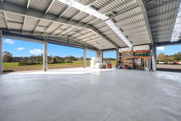 Photo of property in 1 Tourist Road, Clevedon, 2582