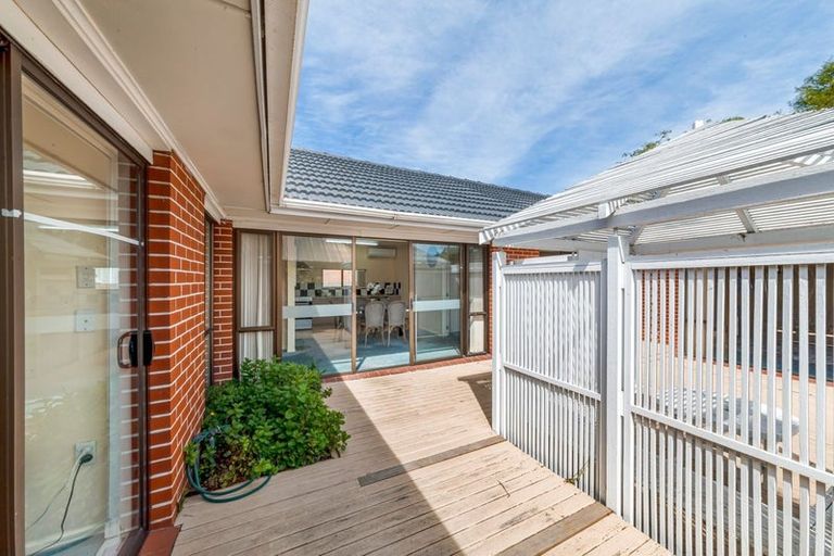 Photo of property in 213 Memorial Avenue, Burnside, Christchurch, 8053