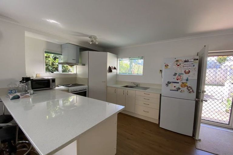Photo of property in 1/269 Great North Road, Henderson, Auckland, 0612