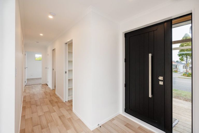 Photo of property in 33 Botanical Road, Takaro, Palmerston North, 4412