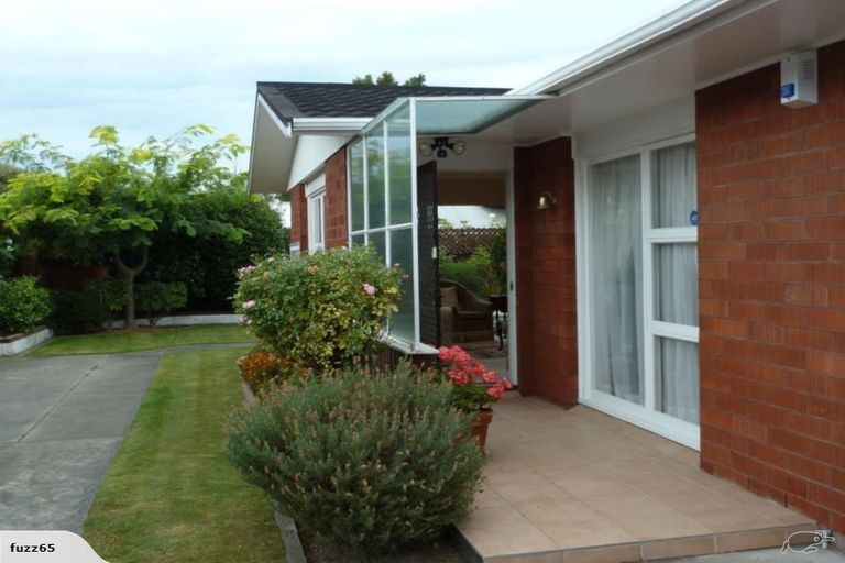 Photo of property in 2/292 Avonhead Road, Avonhead, Christchurch, 8042