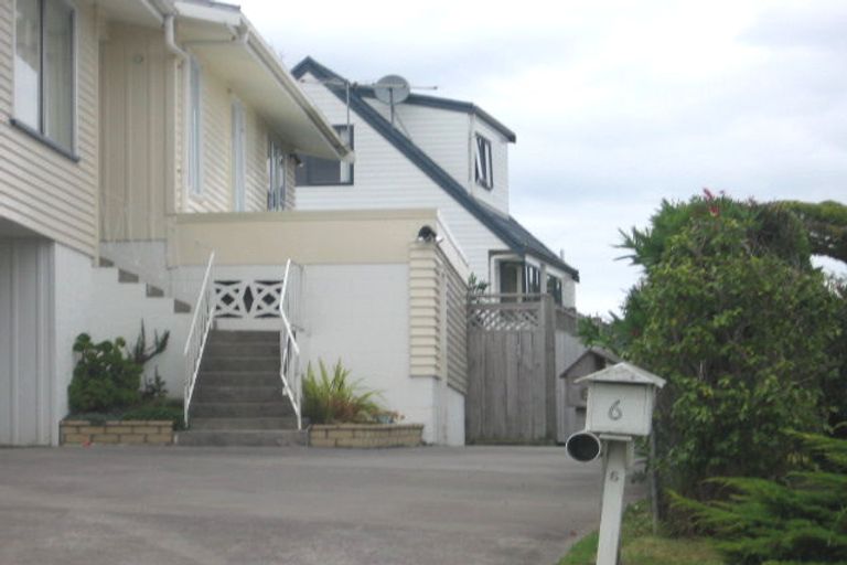 Photo of property in 2/6 Seaview Road, Glenfield, Auckland, 0629