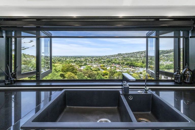 Photo of property in 21 Whareora Terrace, Cashmere, Christchurch, 8022