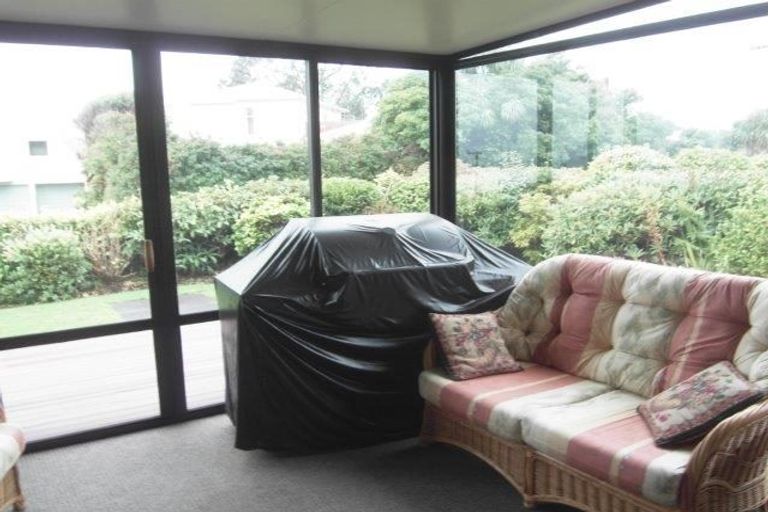 Photo of property in 21 South Road, Moturoa, New Plymouth, 4310