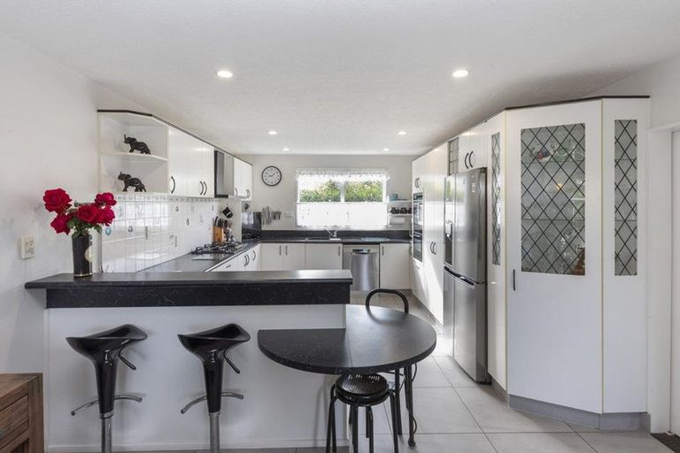 Photo of property in 6 Te One Place, Redwood, Christchurch, 8051