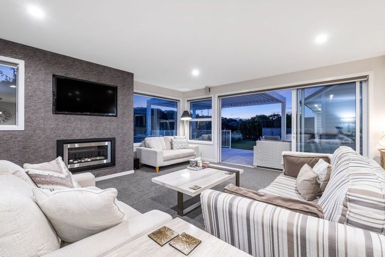 Photo of property in 187 Navigation Drive, Whitby, Porirua, 5024