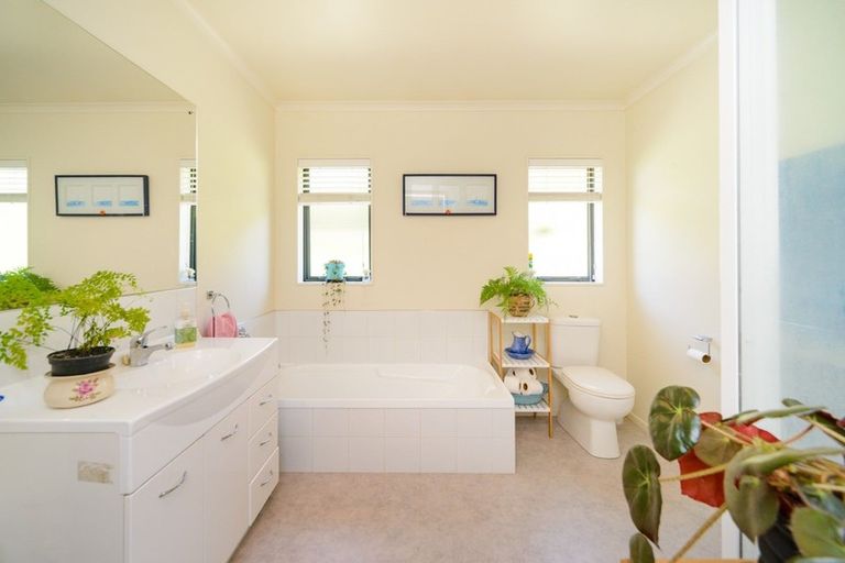 Photo of property in 19 Ursula Drive, Feilding, 4702