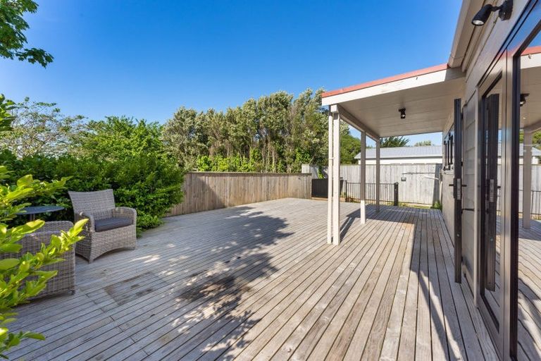 Photo of property in 28 Kaka Road, Raumati Beach, Paraparaumu, 5032