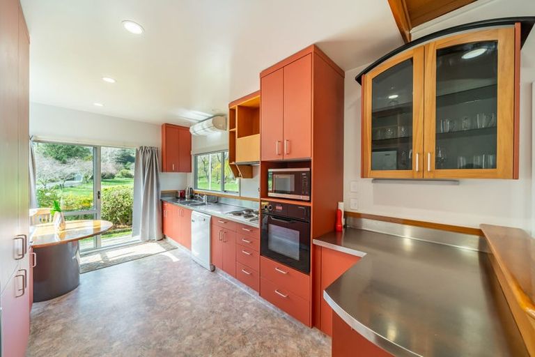 Photo of property in 329a Paekakariki Hill Road, Paekakariki Hill, Porirua, 5381