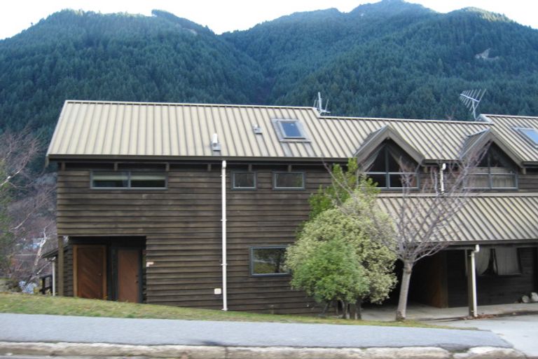 Photo of property in 120 Hallenstein Street, Queenstown, 9300