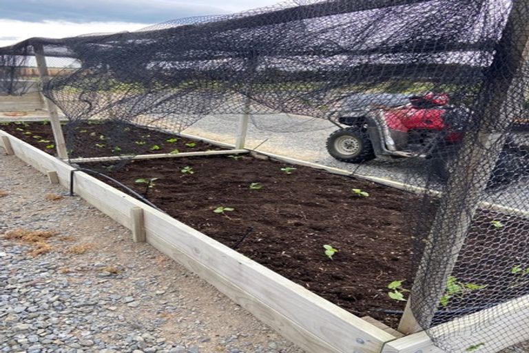 Photo of property in 35 Sears Road, Meeanee, Napier, 4183