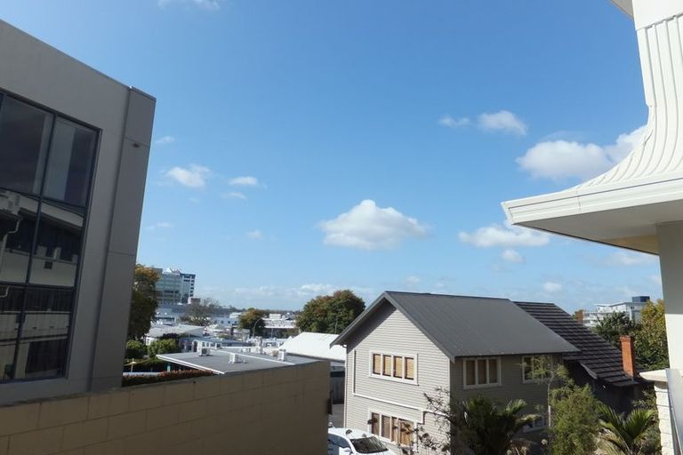 Photo of property in 2/6 Hill Road, Papatoetoe, Auckland, 2025