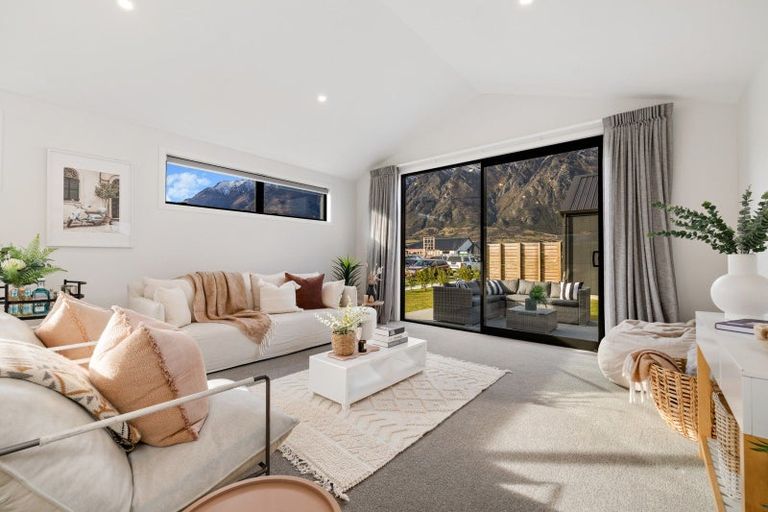 Photo of property in 91 Drysdale Road, Jacks Point, 9371