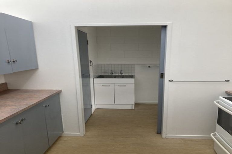 Photo of property in 3 Westmere Place, Takaro, Palmerston North, 4412