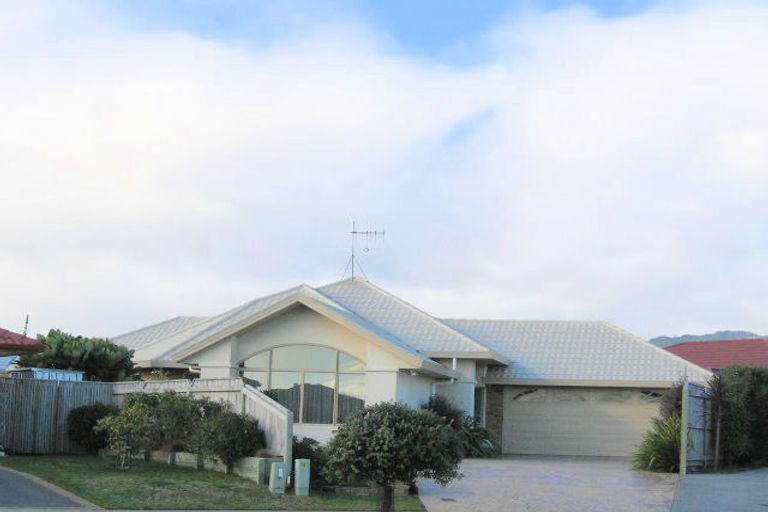 Photo of property in 19 Millennium Hill, Paraparaumu, 5032
