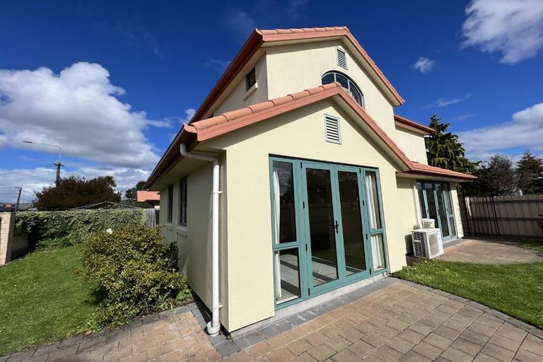 Photo of property in 266 Edgeware Road, Edgeware, Christchurch, 8013
