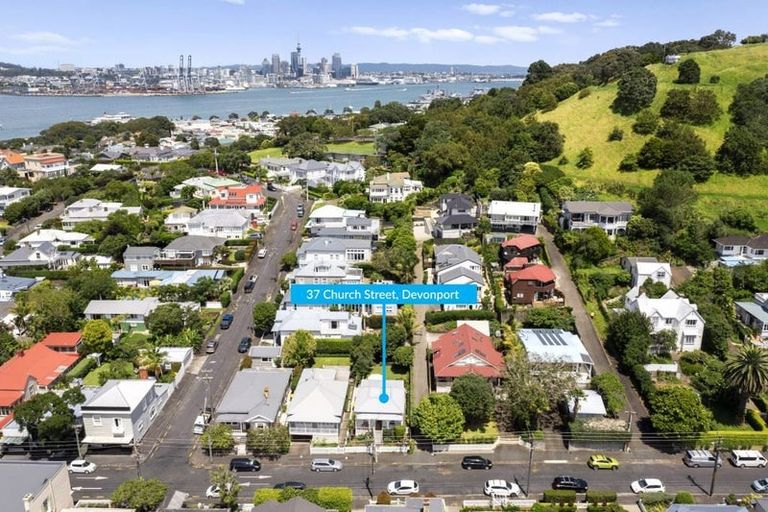 Photo of property in 37 Church Street, Devonport, Auckland, 0624