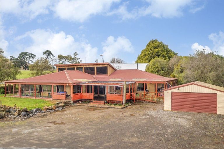 Photo of property in 872 Pourerere Road, Omakere, Waipawa, 4271