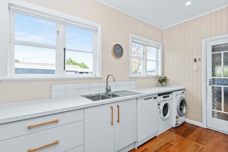 Photo of property in 46 Douglas Mclean Avenue, Marewa, Napier, 4110