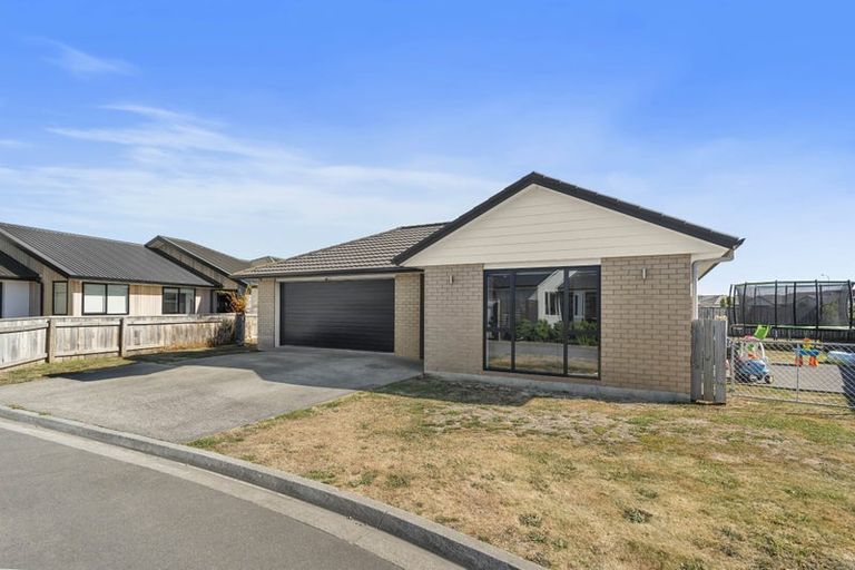 Photo of property in 6 Molesworth Street, Carterton, 5713