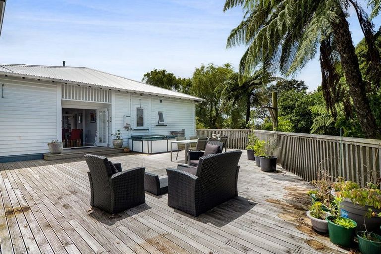 Photo of property in 51 Brois Street, Frankleigh Park, New Plymouth, 4310