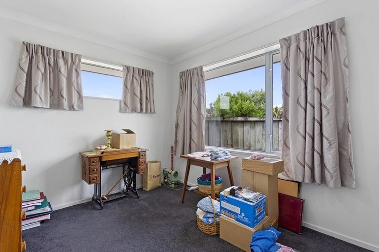 Photo of property in 5 Haydon Place, Amberley, 7410