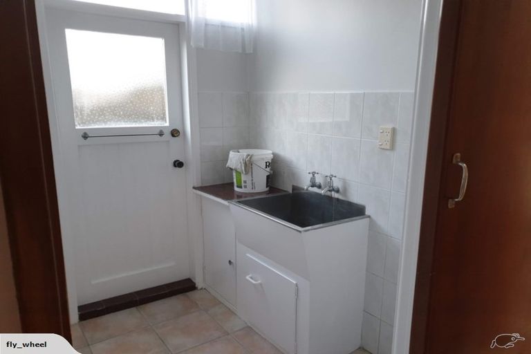 Photo of property in 109 Sylvan Avenue, Northcote, Auckland, 0627