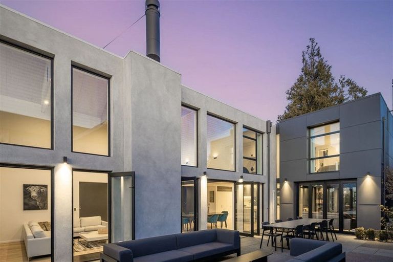 Photo of property in 100 Glandovey Road, Fendalton, Christchurch, 8052