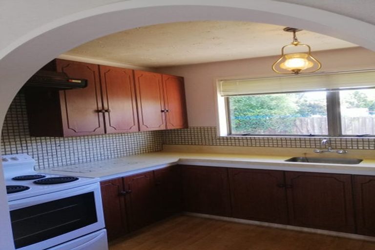 Photo of property in 2/4 Sayers Crescent, Ilam, Christchurch, 8041