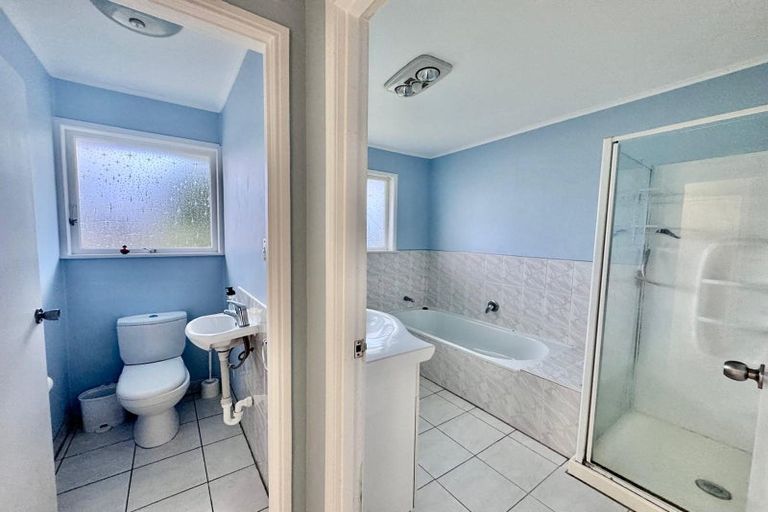 Photo of property in 18 Harford Place, Pakuranga Heights, Auckland, 2010