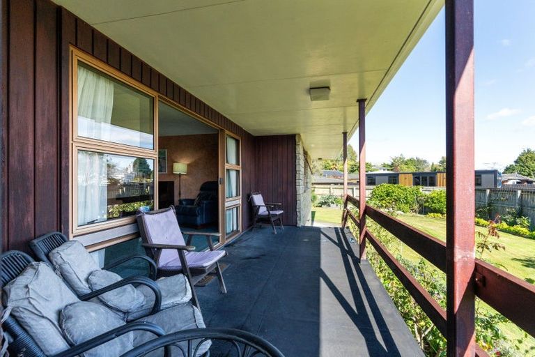 Photo of property in 76 Highbury Drive, Levin, 5510