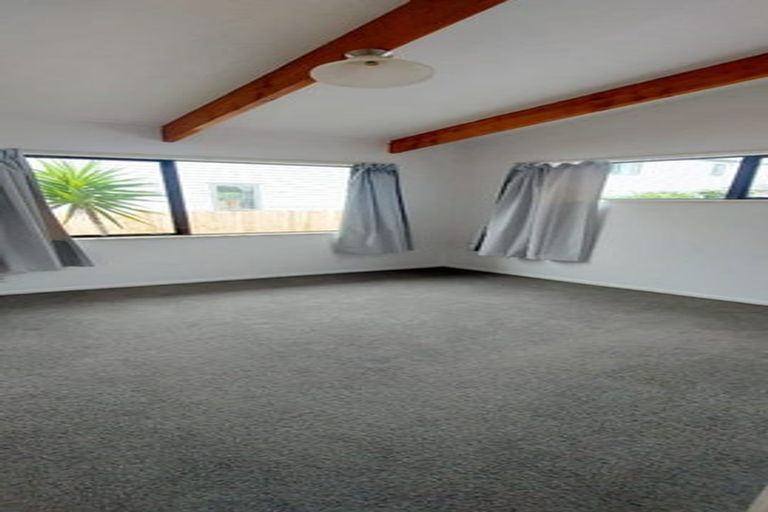 Photo of property in 1/166 Nile Road, Milford, Auckland, 0620