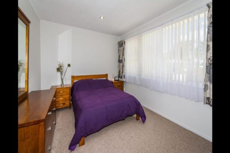 Photo of property in 30c Pinedale Place, Henderson, Auckland, 0610