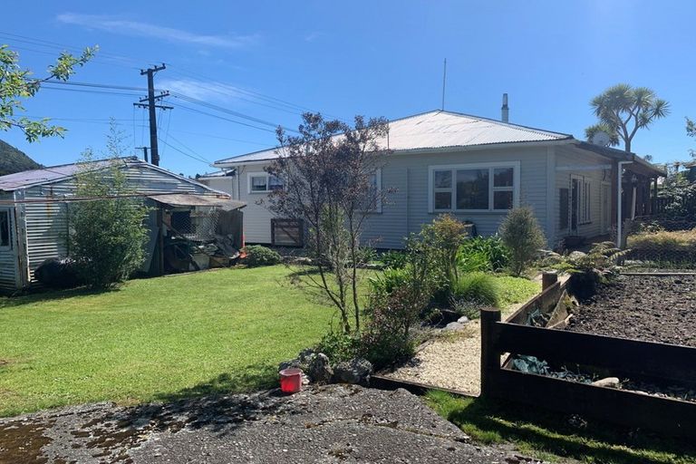 Photo of property in 24 Hall-jones Street, Runanga, 7803